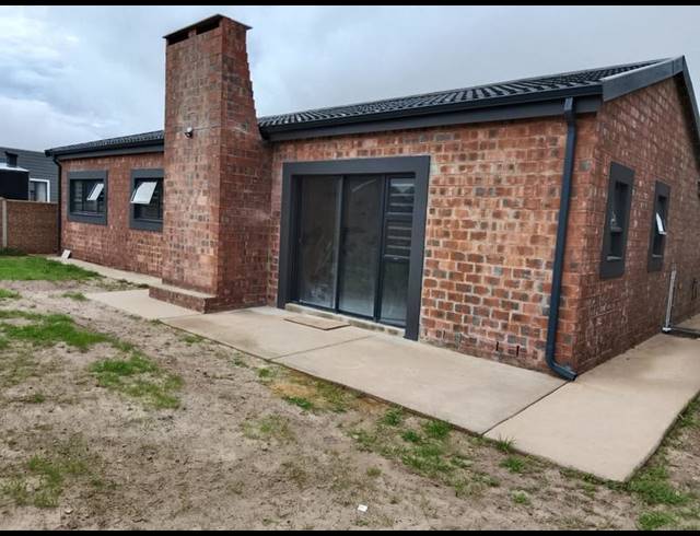 2 BEDROOM HOUSE FOR SALE IN ALBERTINIA